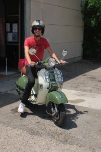 Scooter hire , classic bike esprit, St Rémy de Provence, france